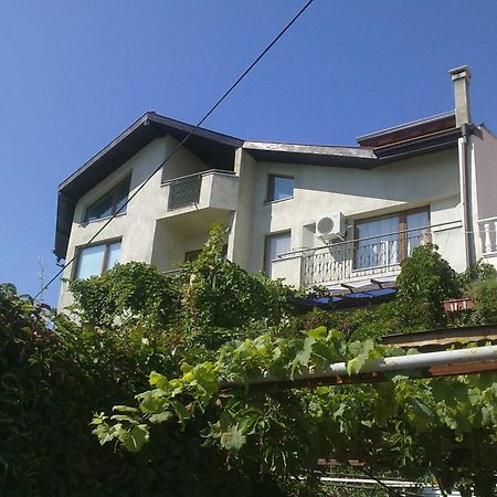 Villa Elfi 골든샌드 외부 사진