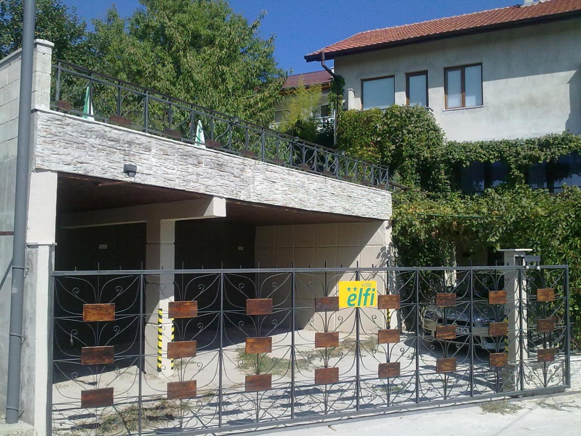 Villa Elfi 골든샌드 외부 사진